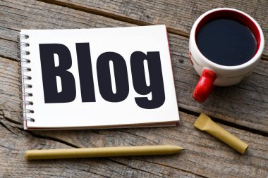 Ofis defterindeki BLOG kelimesi.
