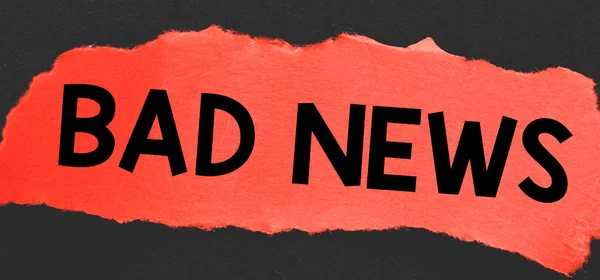 Bad News Слово Написане Червоному Аркуші Паперу — стокове фото
