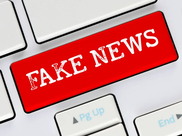 Fake News Mots Sur Touche Rouge Clavier Ordinateur — Photo