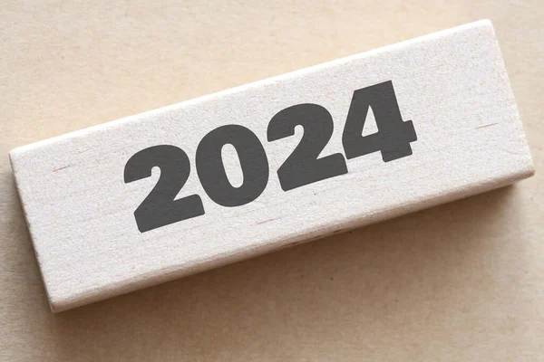 2024プランデジタルマーケティングコンセプト ビジネスチームと目標 — ストック写真