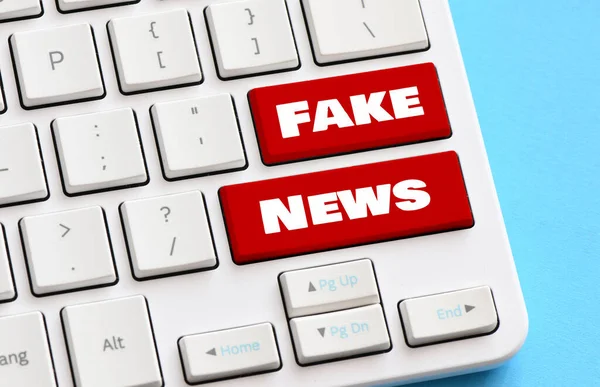 Wit Toetsenbord Met Rode Fake Nieuws Knop — Stockfoto