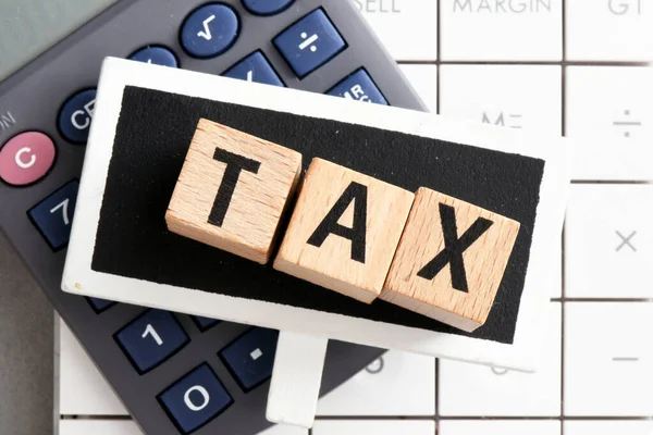 Tax Tekst Houten Blokjes Begrip Belastingplichtige Onderneming — Stockfoto