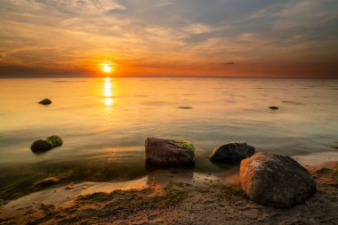 Baltık Denizi üzerinde gün batımı.