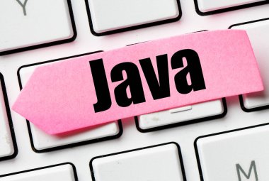 JAVA bir bilgisayar klavyesine yerleştirilmiş küçük bir kağıt parçasına yazılır.