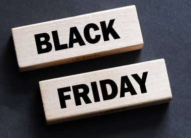 Kara Cuma. Mağazalarda terfi ve satış zamanı..