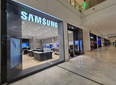 Poznan, Polonya 'da Samsung mağazası 9 Temmuz 2024: Samsung' un Galaksisi Açılan Olay 2024, 10 Temmuz 'da Paris' te