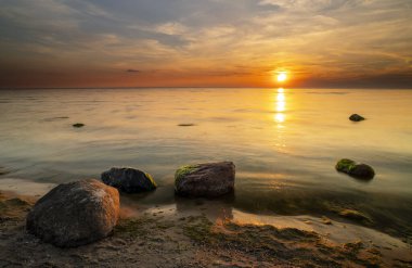 Baltık Denizi üzerinde gün batımı.