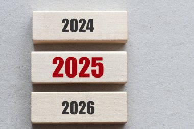 Dijital pazarlama kavramları, iş ekibi ve hedefleri ile 2025 plan