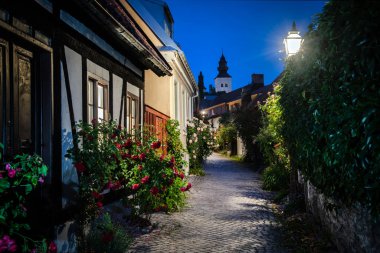 İsveç 'in Visby kentindeki Dar Sokak