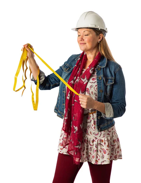 Сорокалетняя Женщина Одетая Богемную Одежду Жесткий Хар Держащая Желтую Ленту — стоковое фото
