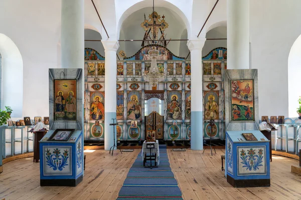 保加利亚东正教教堂的内部 — 图库照片#