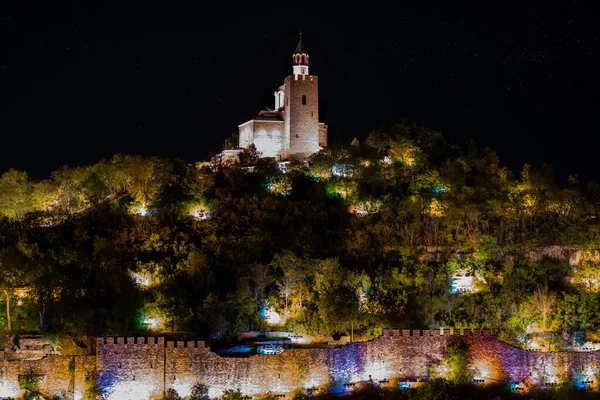 保加利亚Veliko Turnovo镇Tsarevets要塞的灯展 — 图库照片#