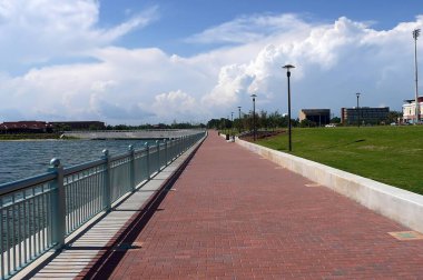 Pensacola, Florida 'daki Deniz Parkı' na giden yol.