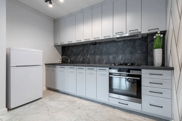 Design Interiores Moderno Pequena Cozinha Vazia Acabamento Cinza — Fotografia de Stock