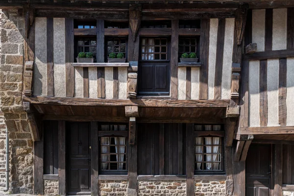 法国北部布列塔尼保存最完好的中世纪城市迪南 — 图库照片