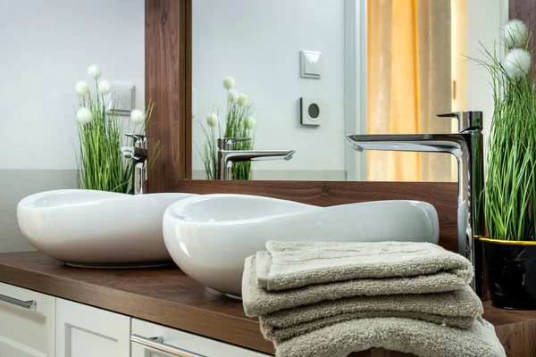 モダンなインテリアデザイン 洗面台の詳細 — ストック写真
