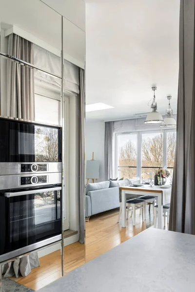 Modernes Interieur Offene Küche Der Wohnung Weißes Finish — Stockfoto