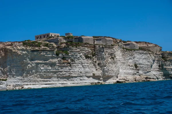 Costa Rochosa Perto Aldeia Mediterrânea Marsaxlokk Ilha Malta — Fotografia de Stock