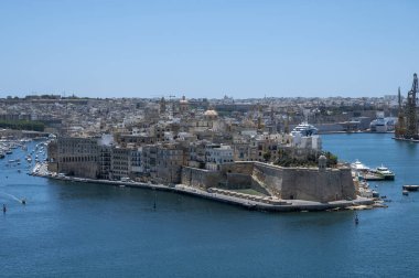 Malta adasının başkenti Valletta 'nın panoramik manzarası