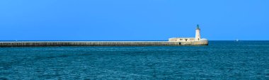 Valletta 'nın tipik ve ünlü silueti - Malta' nın başkenti