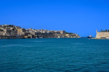 Valletta 'nın tipik ve ünlü silueti - Malta' nın başkenti