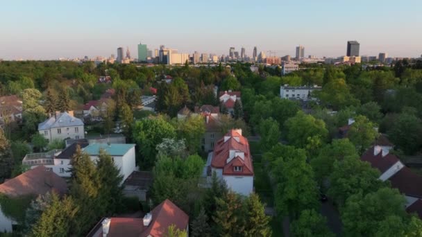 Letecké Bezpilotní Panorama Varšavy Při Západu Slunce Pohled Varšavské Čtvrti — Stock video