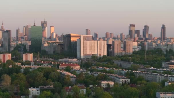 Panorama Aéreo Aviones Tripulados Varsovia Durante Atardecer Vista Desde Distrito — Vídeos de Stock