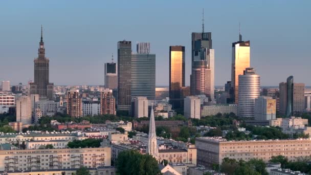 Luchtfoto Drone Panorama Van Warschau Stad Bij Zonsondergang Uitzicht Vanaf — Stockvideo
