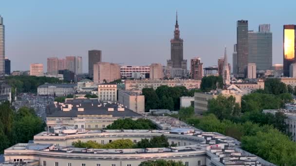 Panorama Aéreo Cidade Varsóvia Durante Pôr Sol Vista Muranow Distrito — Vídeo de Stock