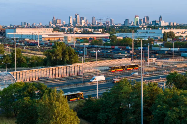 Panorama Warszawa Med Järnvägsstationen Förgrunden — Stockfoto