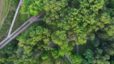 Varşova, Polonya 'daki Park Moczydlo' nun İHA görüntüsü