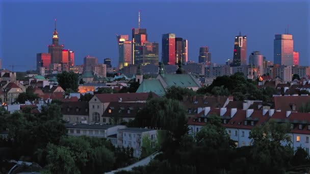 Nocna Panorama Starego Miasta Centrum Warszawy Perspektywy Drona Podczas Zachodu — Wideo stockowe