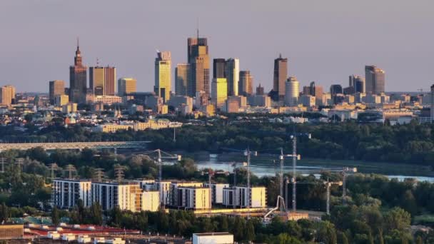 Luchtdrone Uitzicht Kruising Van Snelweg Stedelijk Bevolkt Gebied Warschau Polen — Stockvideo