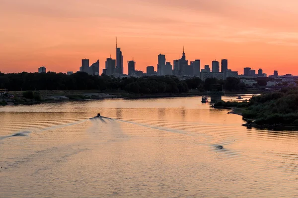 Warschauer Stadtpanorama Über Die Weichsel Bei Sonnenuntergang — Stockfoto