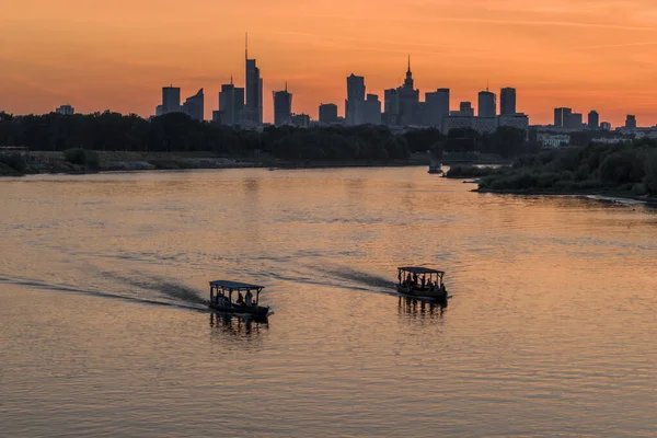 Varsovia Panorama Ciudad Sobre Río Vístula Durante Puesta Del Sol —  Fotos de Stock