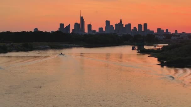 Panorama Cidade Varsóvia Sobre Rio Vístula Durante Pôr Sol — Vídeo de Stock