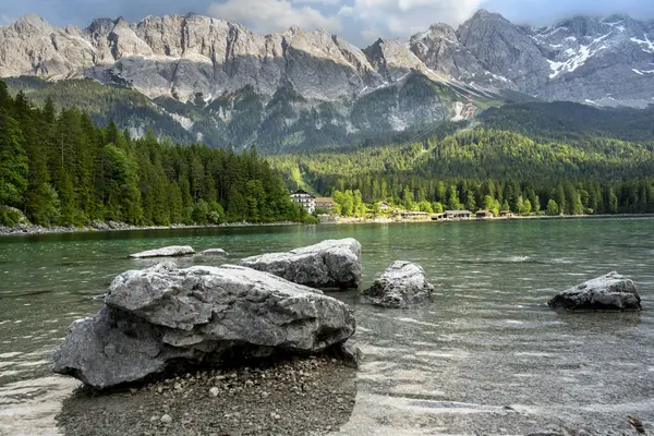 Jezero Eibsee Horou Zugspitze Bavorských Alpách Německo Evropa — Stock fotografie