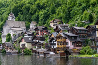 Hallstatt eski kasaba ve Hallstatter Yukarı Avusturya 'da göl. Hallstatt, Avusturya 'da Salzkammergut bölgesinde bir köydür..
