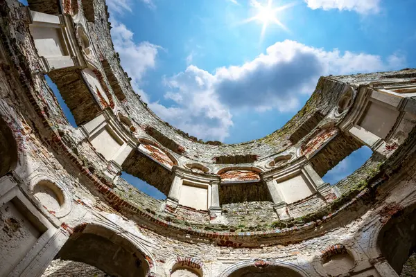 Καταστρέφει Παλιό Κάστρο Στο Krzyztopor Κοντά Στο Ujazd Στην Πολωνία — Φωτογραφία Αρχείου