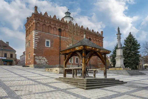 桑多梅日古城 Old Town Sandomierz 是波兰的一个中世纪小镇 位于维斯瓦河畔的七座山丘上 因此有时也被称为小罗马 免版税图库照片