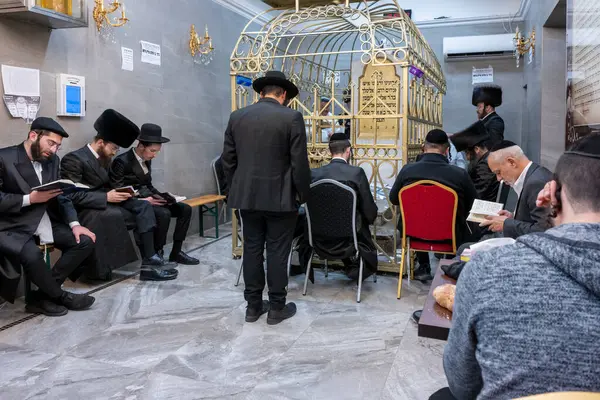 Lezajsk Polonya Mart 2024 Dünyanın Dört Bir Yanından Gelen Hasidik Telifsiz Stok Imajlar