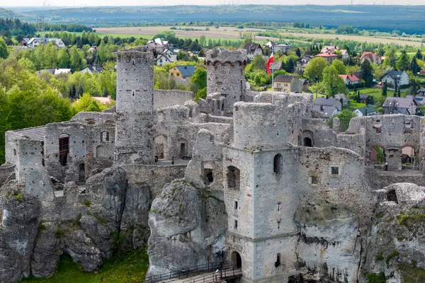 Las Ruinas Del Castillo Medieval Roca Ogrodzieniec Polonia Uno Los Fotos de stock libres de derechos