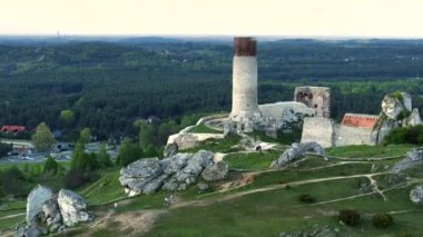 Czestochowa yakınlarındaki Olsztyn Kalesi harabeleri, Cracow-Czestochowa Upland 