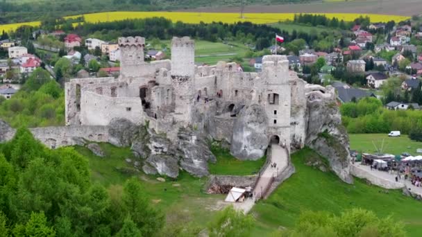 Ερείπια Του Μεσαιωνικού Κάστρου Στο Βράχο Στο Ogrodzieniec Πολωνία Ένα — Αρχείο Βίντεο