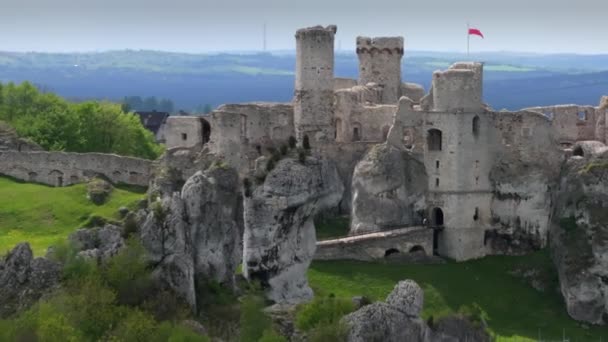 Ruïnes Van Het Middeleeuwse Kasteel Rots Ogrodzieniec Polen Een Van — Stockvideo
