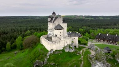 Polonya 'daki Ortaçağ Bobobitleri Kalesi kalıntıları