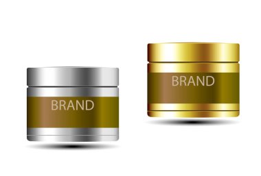 Beyaz arka planda izole edilmiş altın krema kavanozu ve beyaz krema kavanozu.