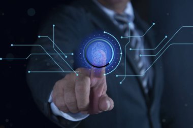 Parmak izi taraması biyometrik tanımlama ile güvenlik erişimi sağlar. Geçerli parmak izi taraması, dijital program fütüristik uygulamalar sibernetik iş