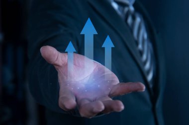 İş adamı el gösterimi büyüme planı iş dünyasının gelişim grafiği. Başarılı iş ve büyüme stratejisi kavramı.