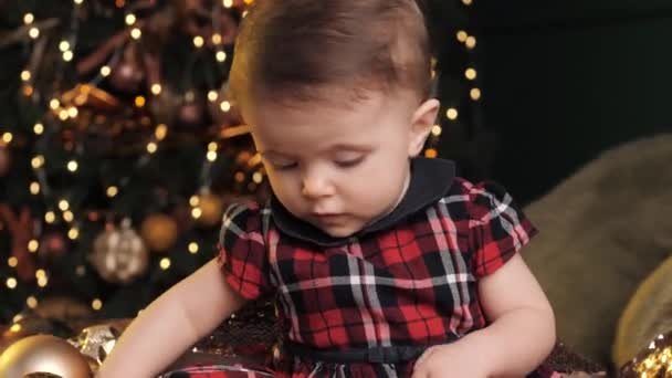 Bambina Con Giocattoli Natale Casa Natale — Video Stock